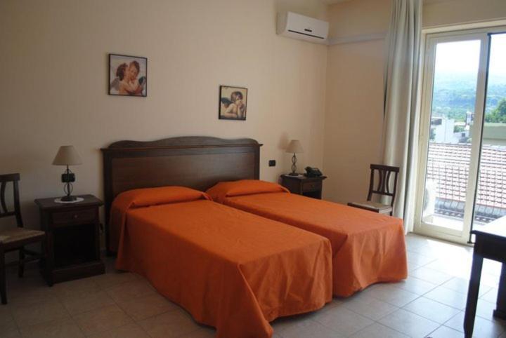 Fiumefreddo Hotel Фьюмефреддо-ди-Сицилия Номер фото
